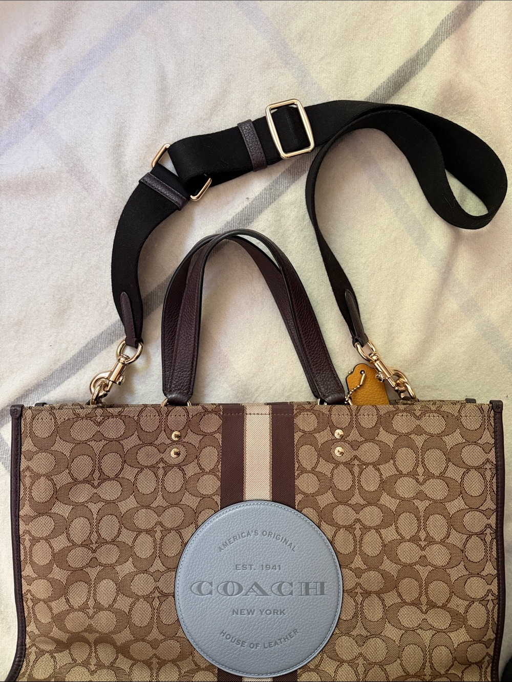 COACH Dempsey Tote Bag 40 In Signature Jacquard With Stripe And Coach Patch - Picture 6 of 14